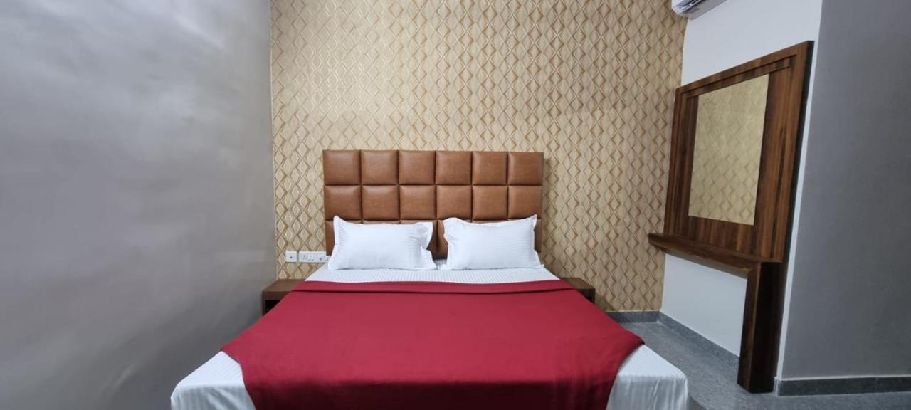 The Appolo Regency Lägenhet Chennai Exteriör bild